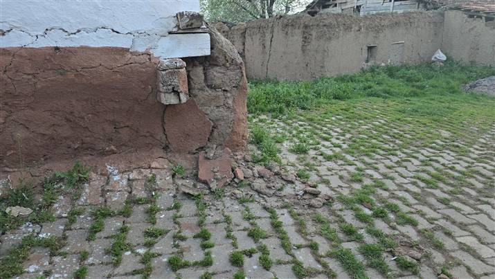 Tokat'ta korkutucu depremin izleri gün ağarınca ortaya çıktı 12